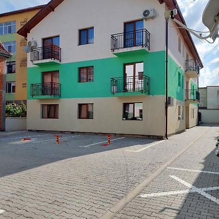 Apartament Teo Caransebes Ngoại thất bức ảnh