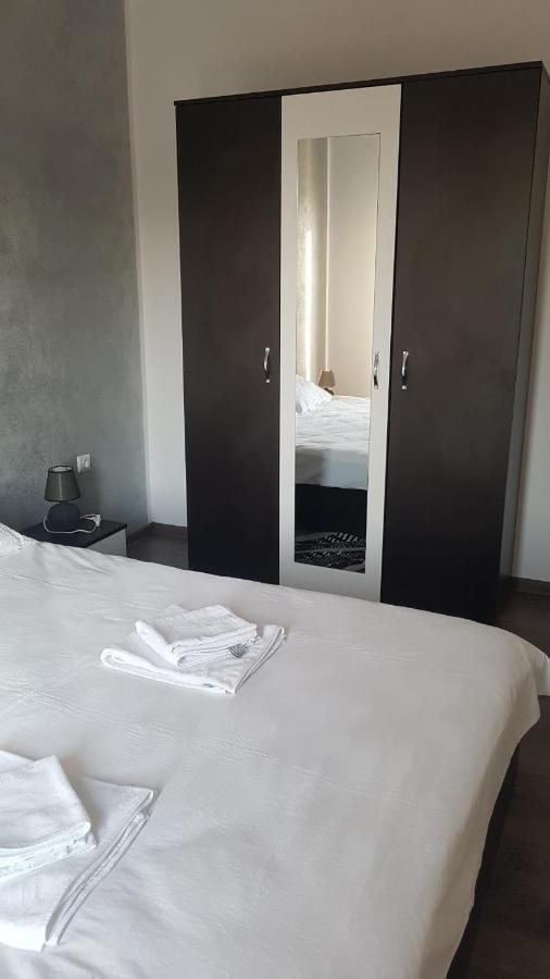 Apartament Teo Caransebes Ngoại thất bức ảnh